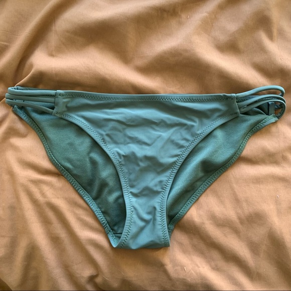 tropical bikini - Picture 2 of 7